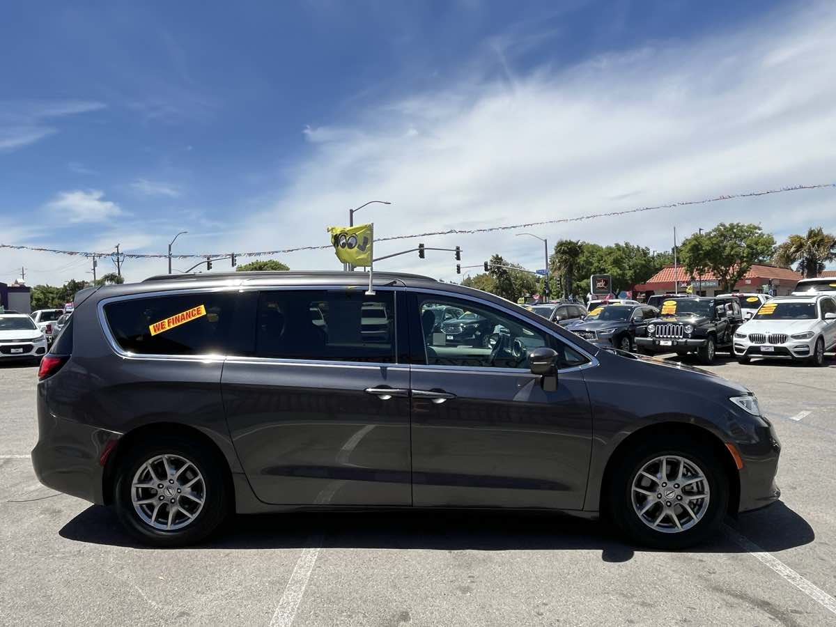 2021 Chrysler Pacifica Touring - Photo 8