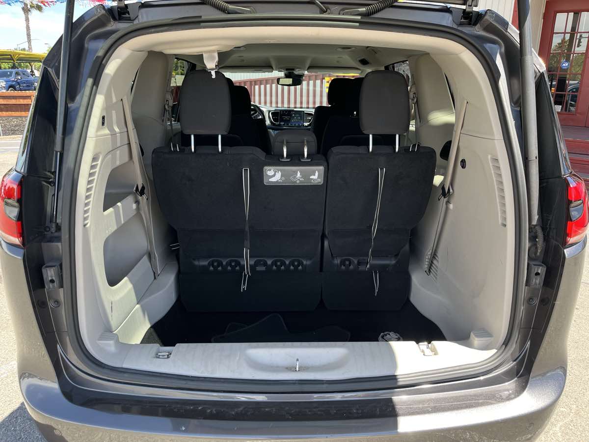 2021 Chrysler Pacifica Touring - Photo 11