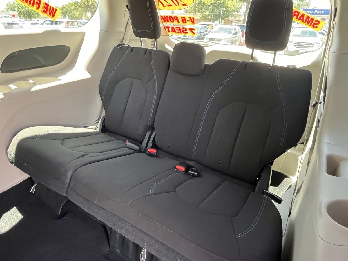 2021 Chrysler Pacifica Touring - Photo 13