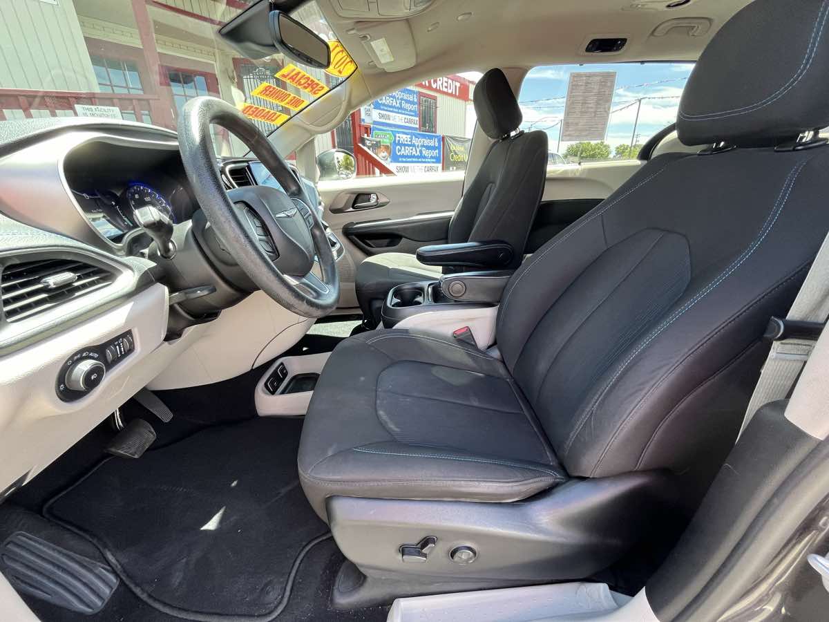 2021 Chrysler Pacifica Touring - Photo 17