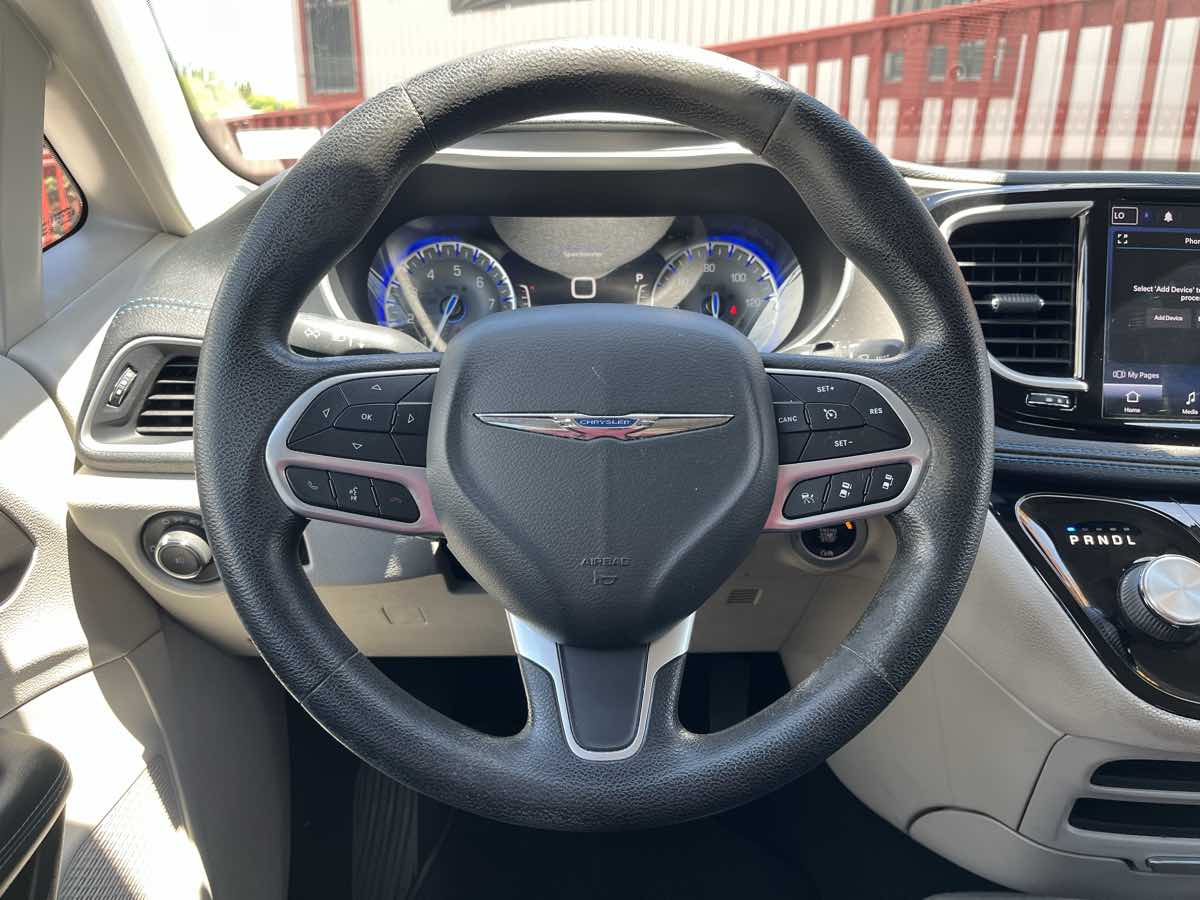 2021 Chrysler Pacifica Touring - Photo 18