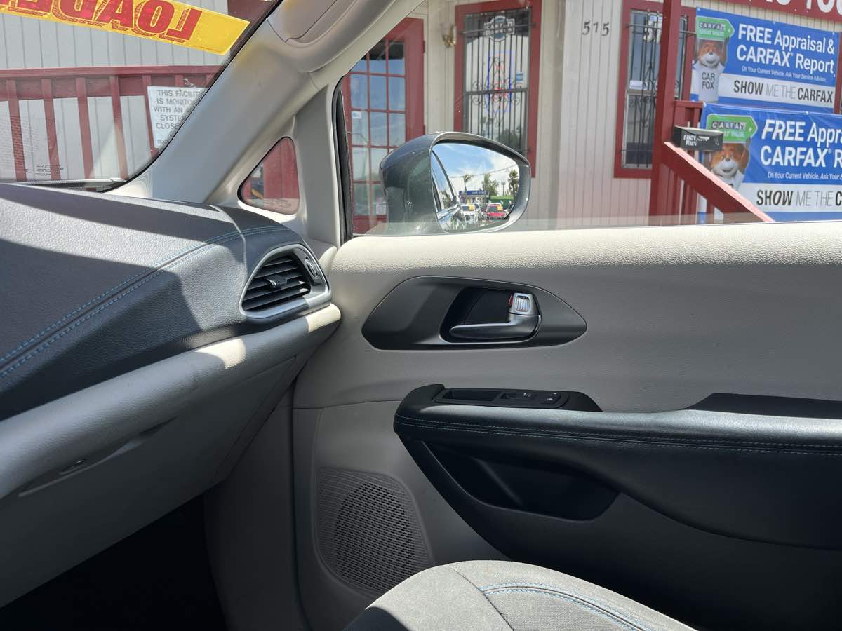 2021 Chrysler Pacifica Touring - Photo 22