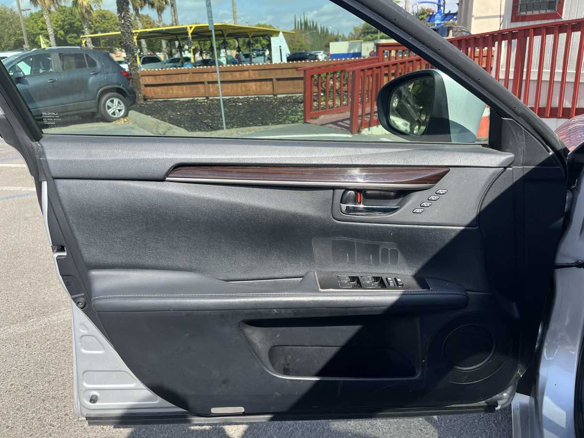 2018 Lexus ES 350 - Photo 12