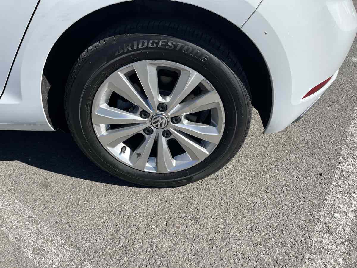2019 Volkswagen Golf SE - Photo 8