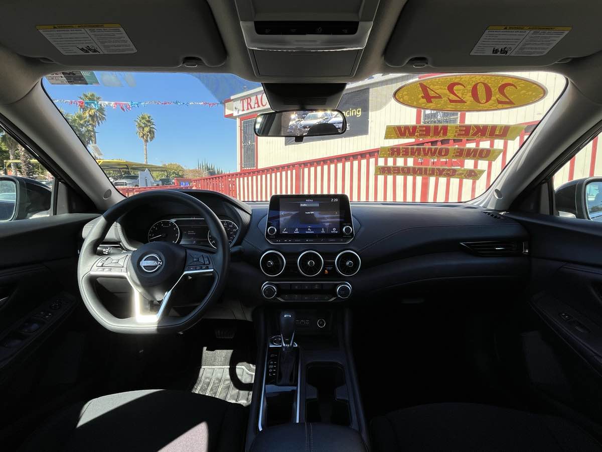 2024 Nissan Sentra SV - Photo 11