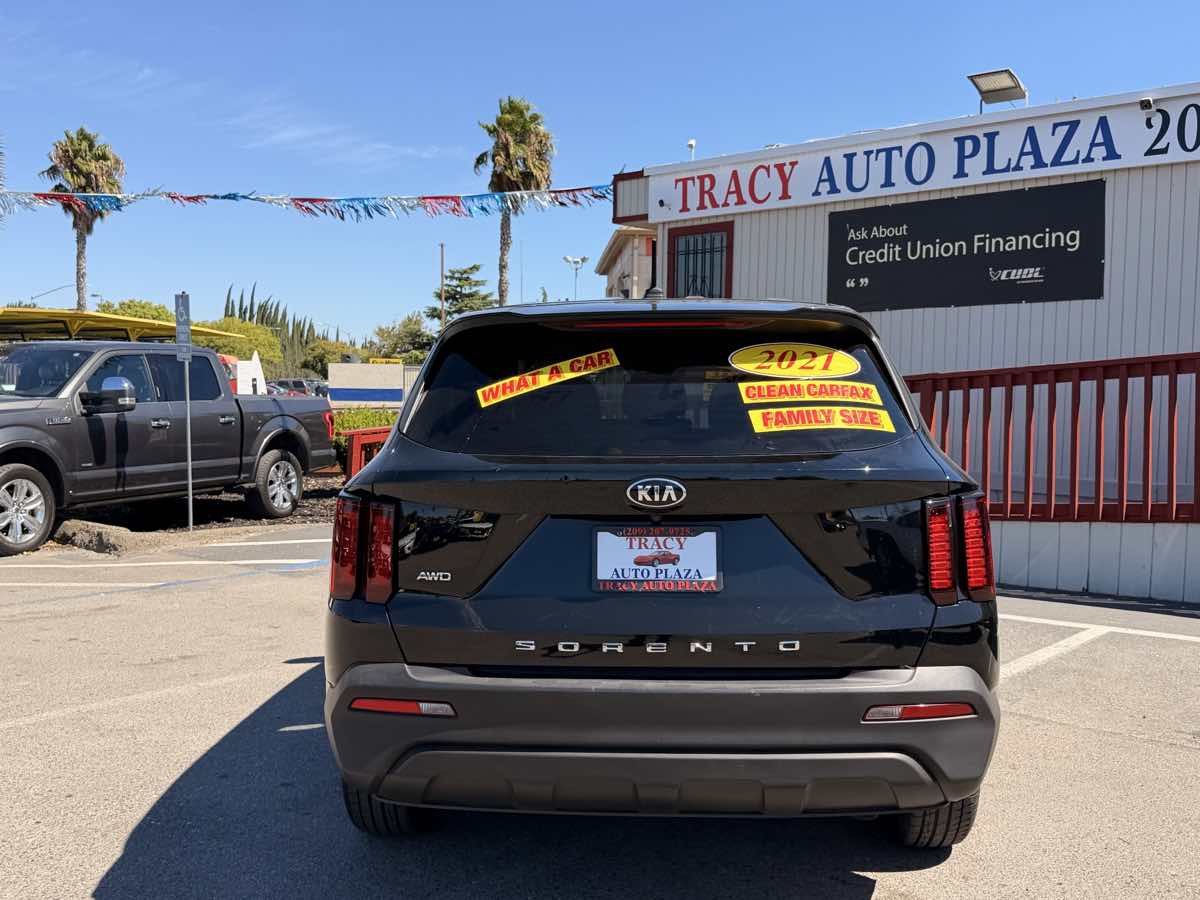 2021 Kia Sorento LX - Photo 5