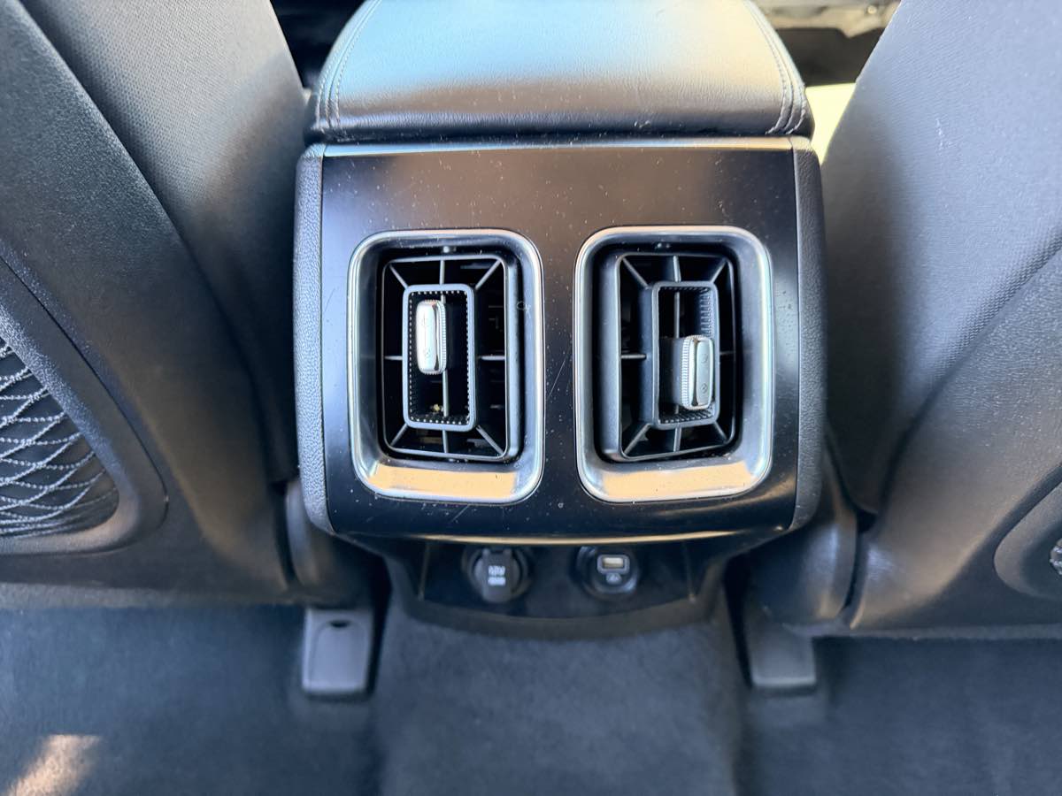 2021 Kia Sorento LX - Photo 15