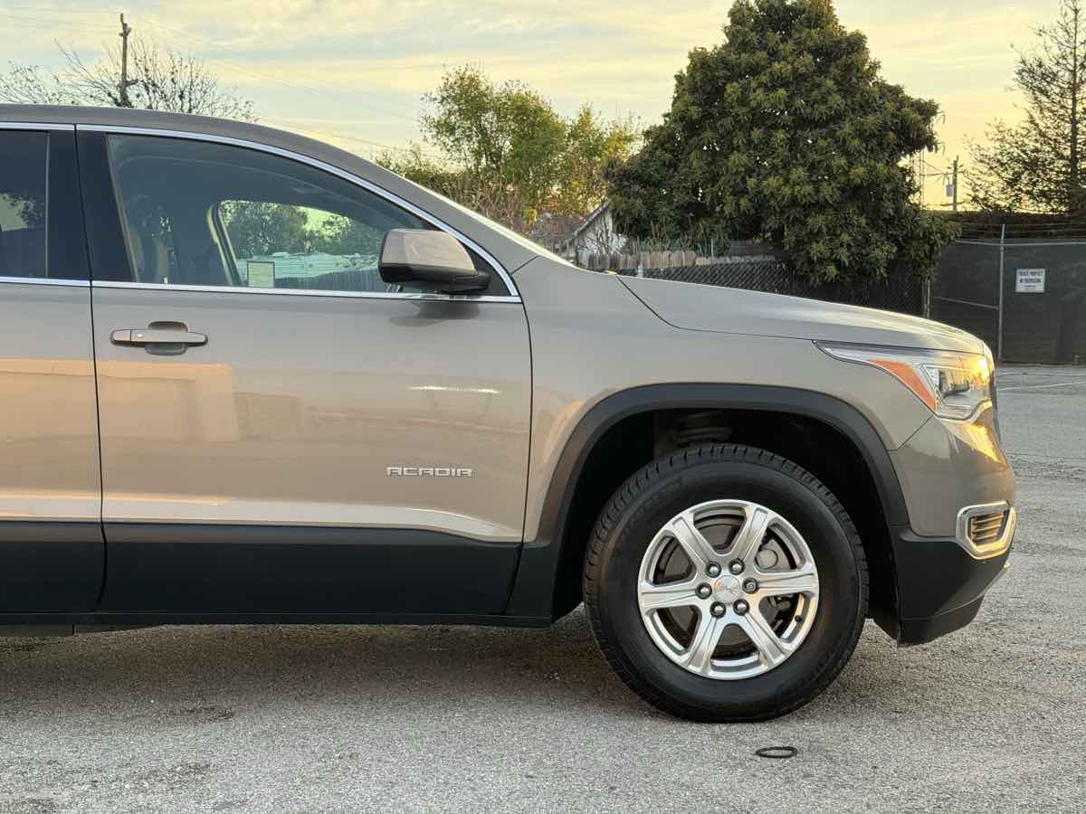 2019 Gmc Acadia SLE photo 8