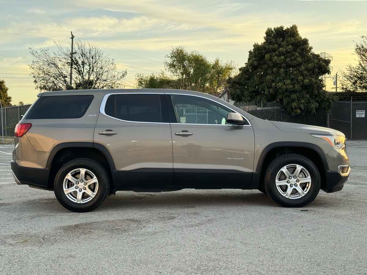 2019 Gmc Acadia SLE photo 9