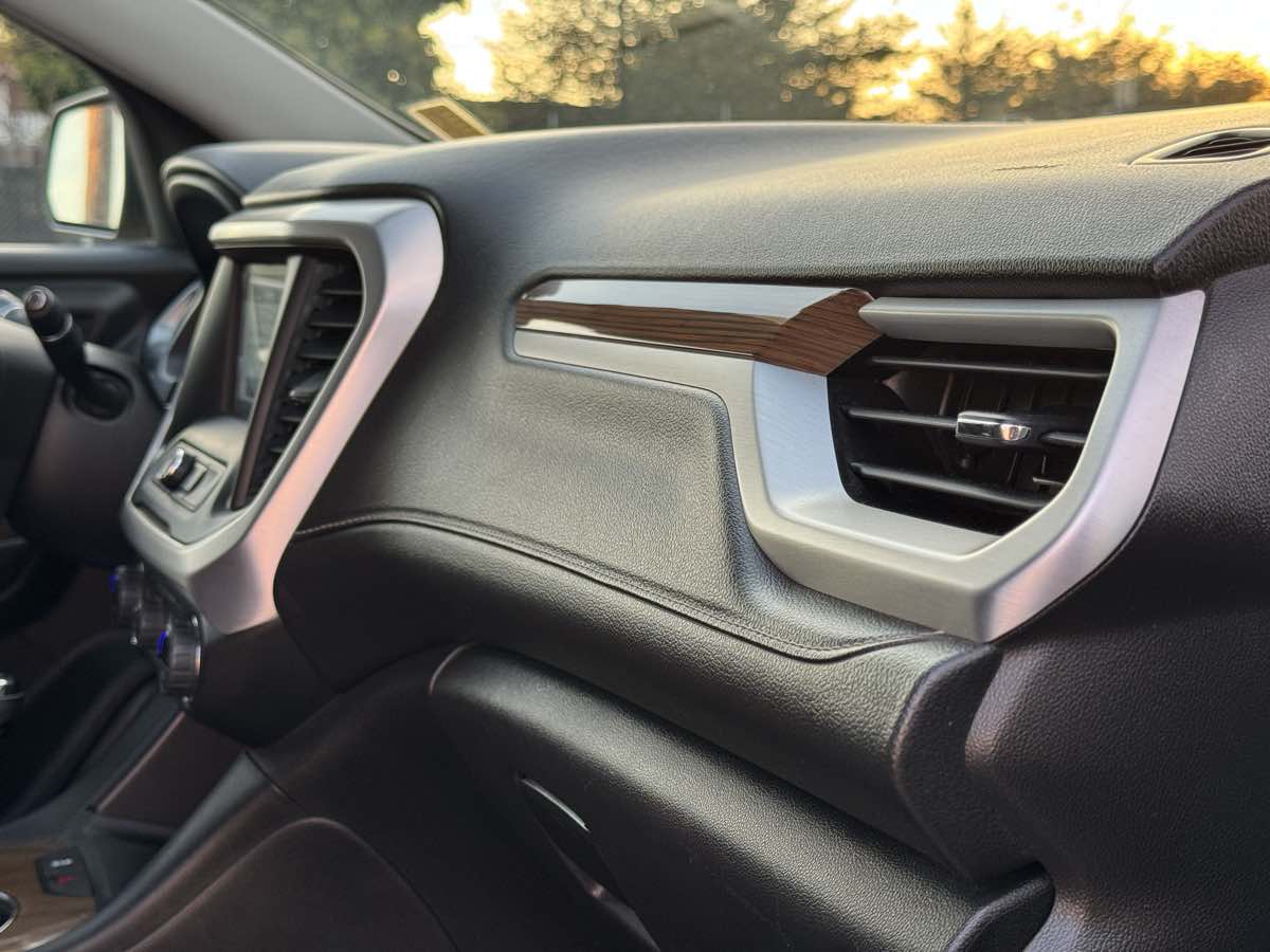 2019 Gmc Acadia SLE photo 26