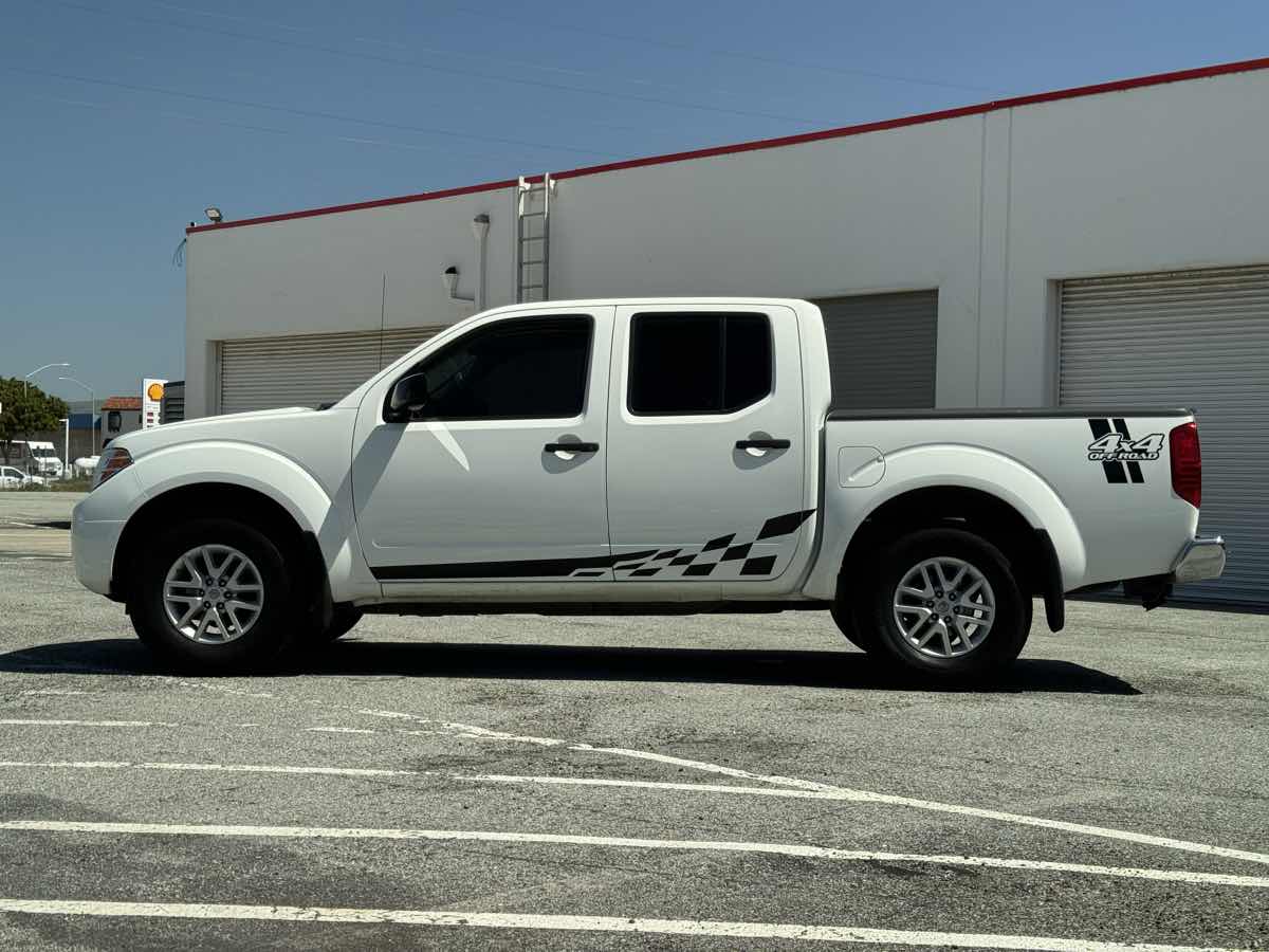 2019 Nissan Frontier SV photo 4