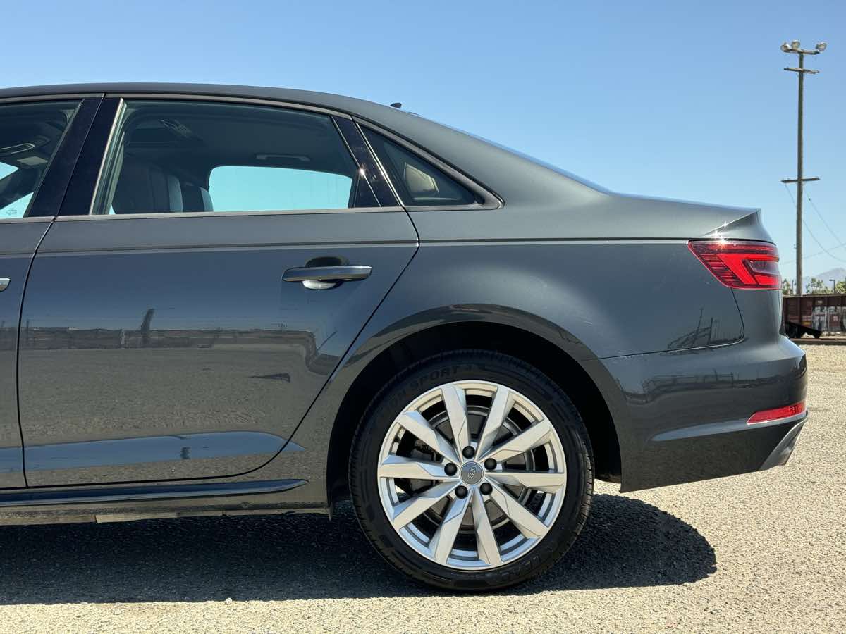 2018 Audi A4 Premium photo 2