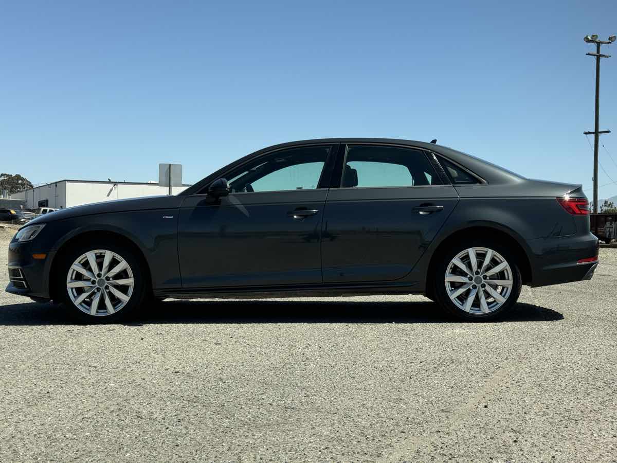 2018 Audi A4 Premium photo 3