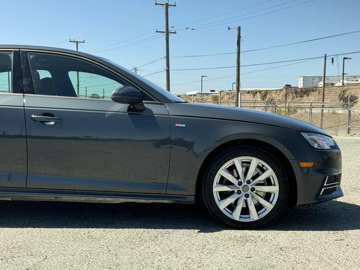 2018 Audi A4 Premium photo 8