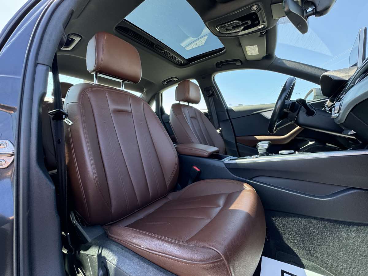 2018 Audi A4 Premium photo 25