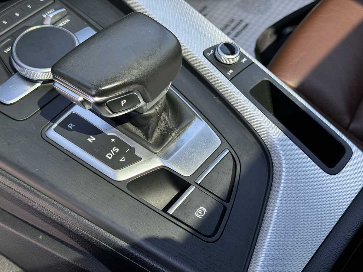 2018 Audi A4 Premium photo 37