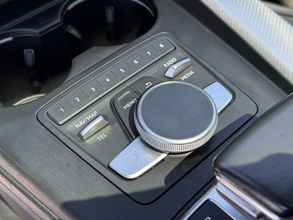 2018 Audi A4 Premium photo 38