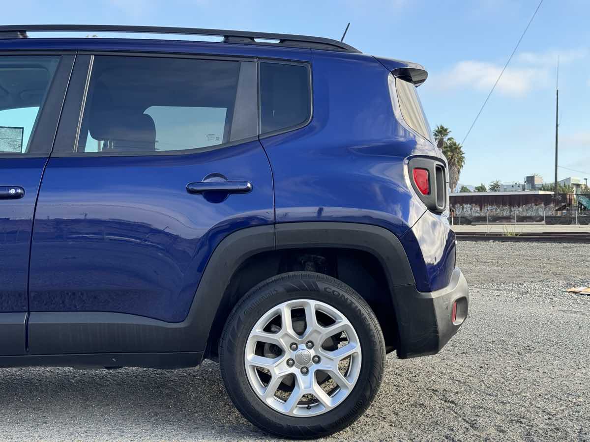2018 Jeep Renegade Latitude North Edition photo 2