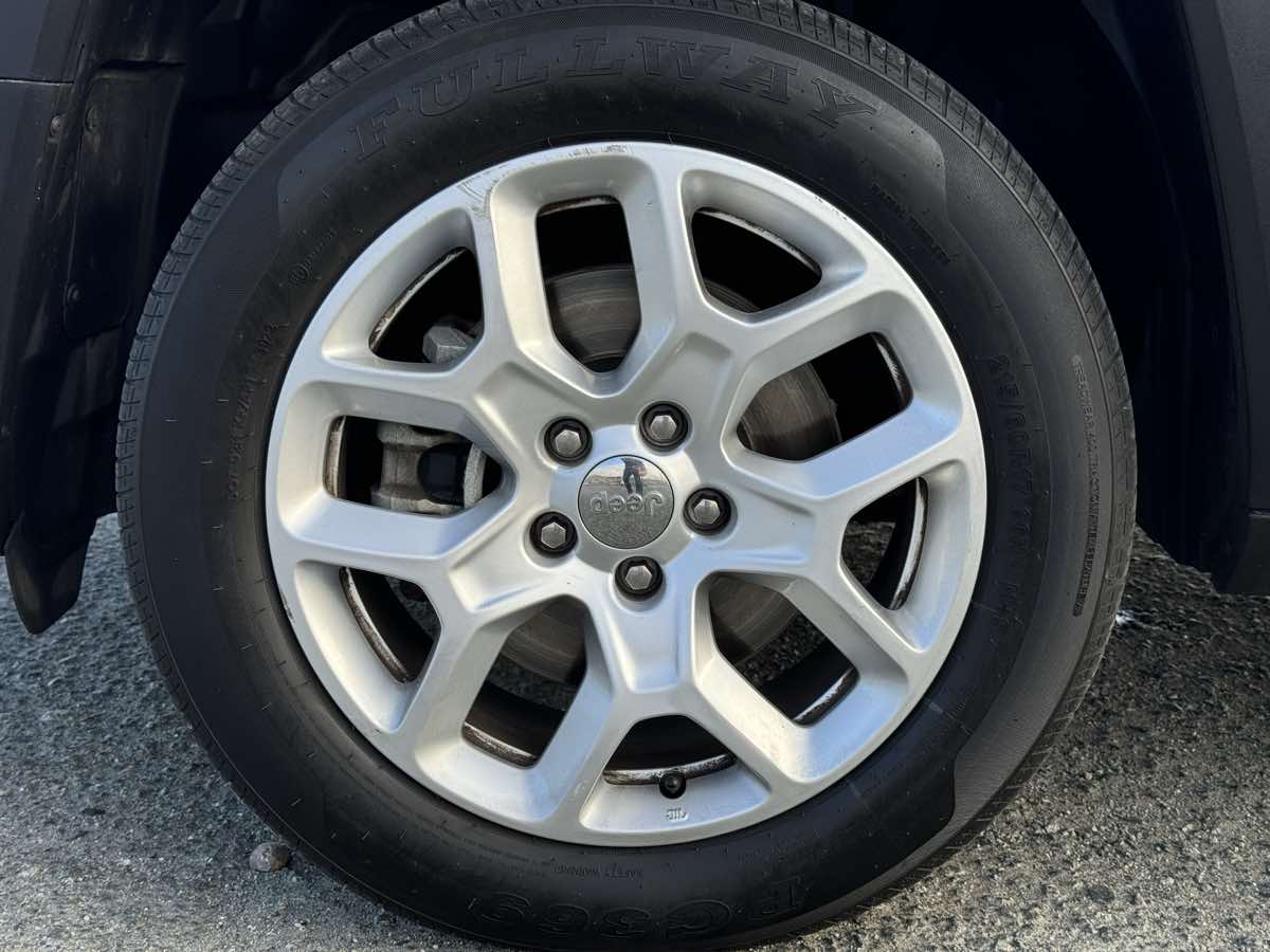 2018 Jeep Renegade Latitude North Edition photo 15