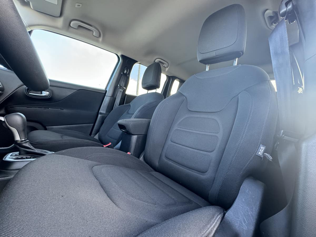 2018 Jeep Renegade Latitude North Edition photo 30