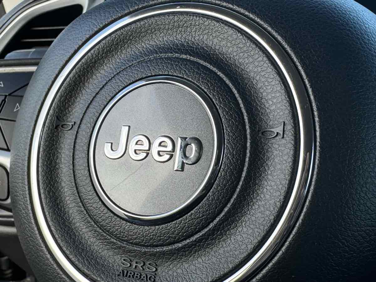 2018 Jeep Renegade Latitude North Edition photo 39