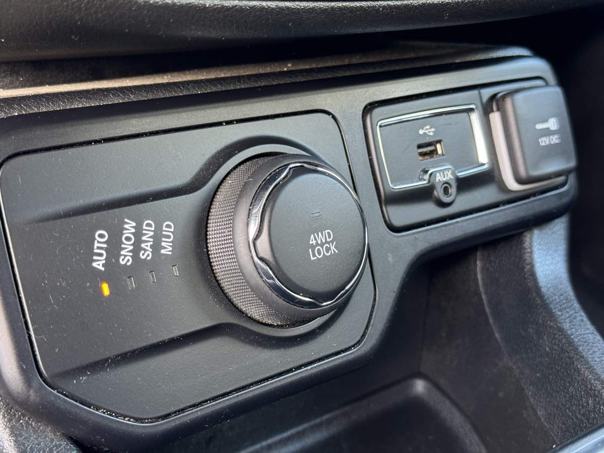 2018 Jeep Renegade Latitude North Edition photo 43
