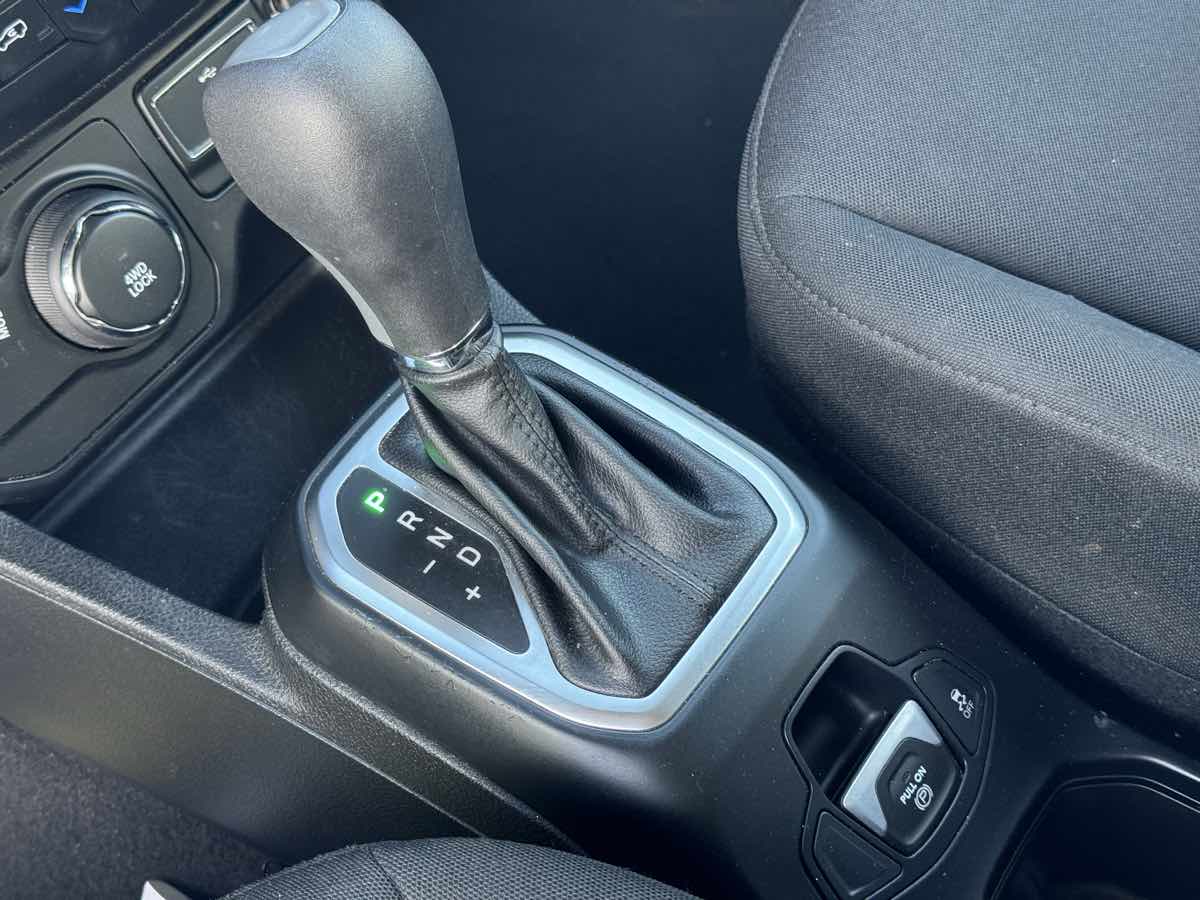 2018 Jeep Renegade Latitude North Edition photo 44