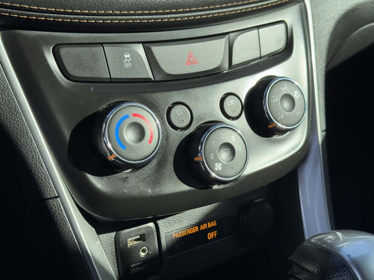 2019 Chevrolet Trax LT photo 40