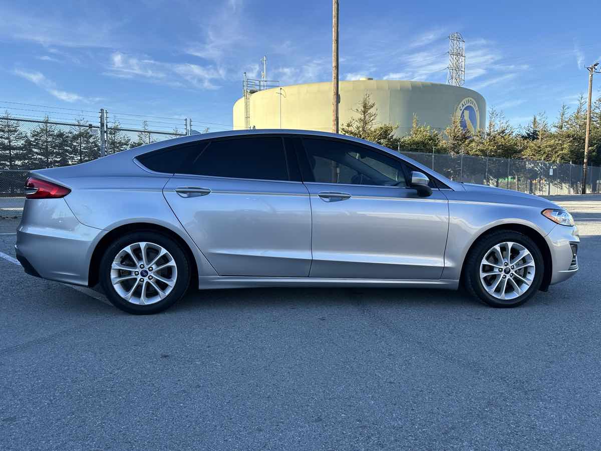 2020 Ford Fusion Hybrid SE photo 6
