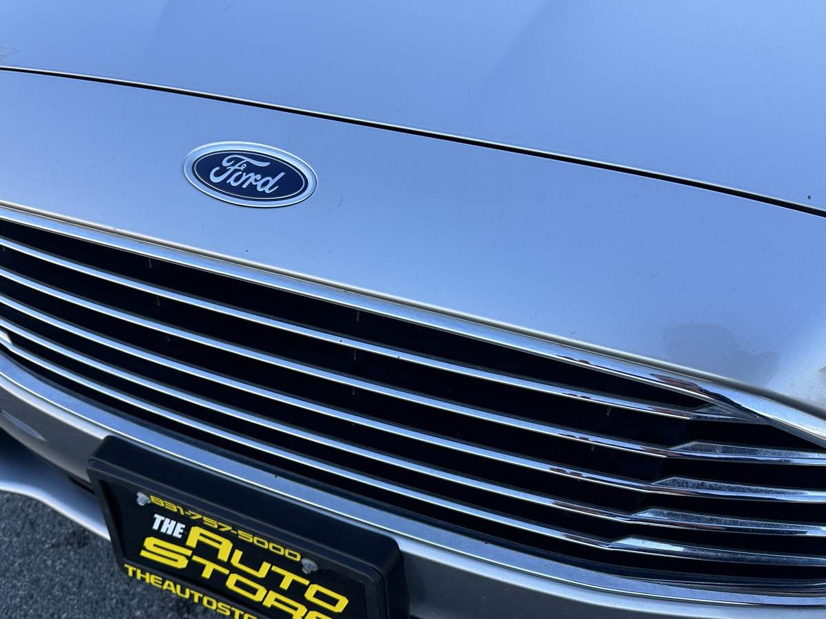 2020 Ford Fusion Hybrid SE photo 12