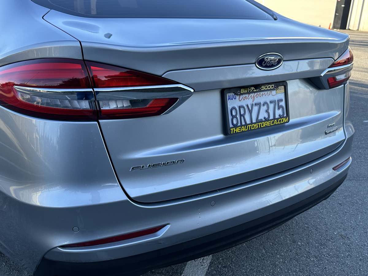 2020 Ford Fusion Hybrid SE photo 14