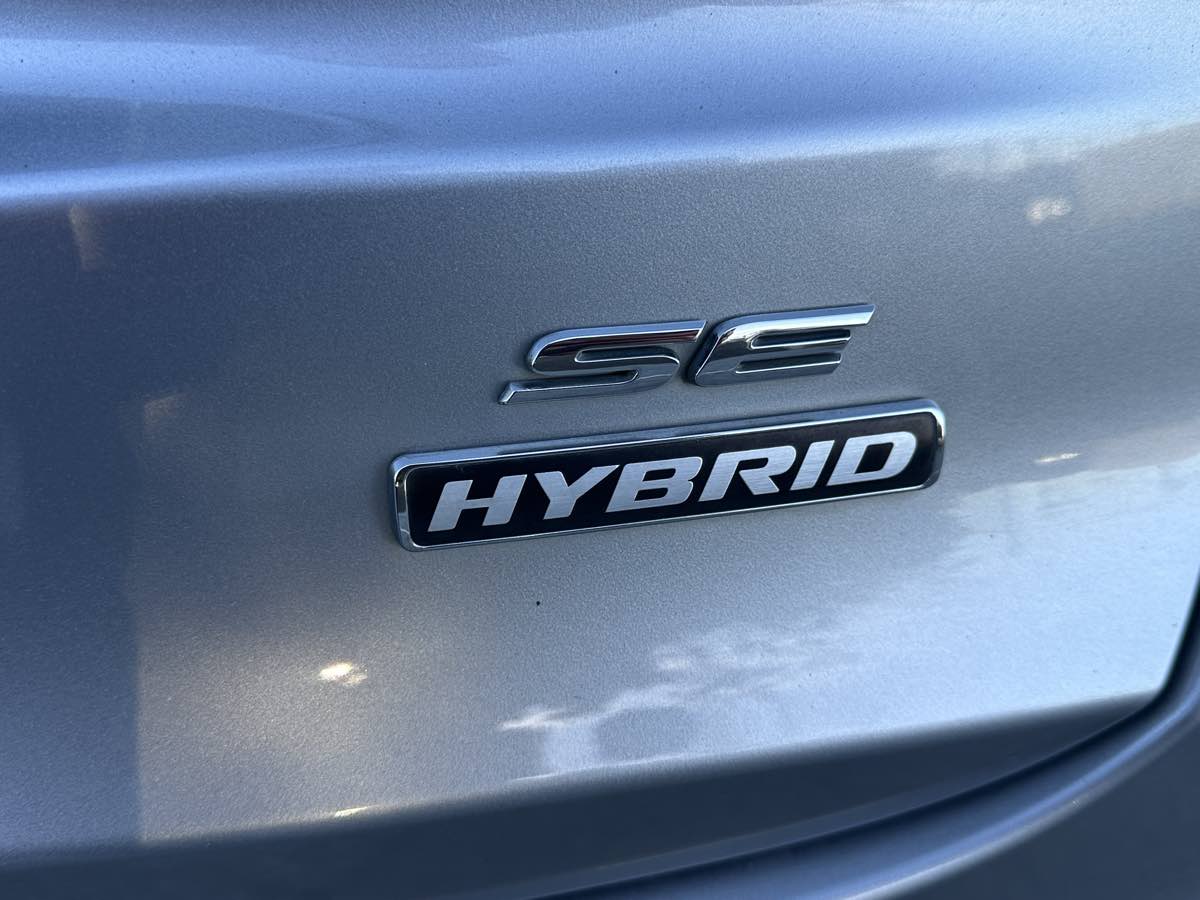 2020 Ford Fusion Hybrid SE photo 15