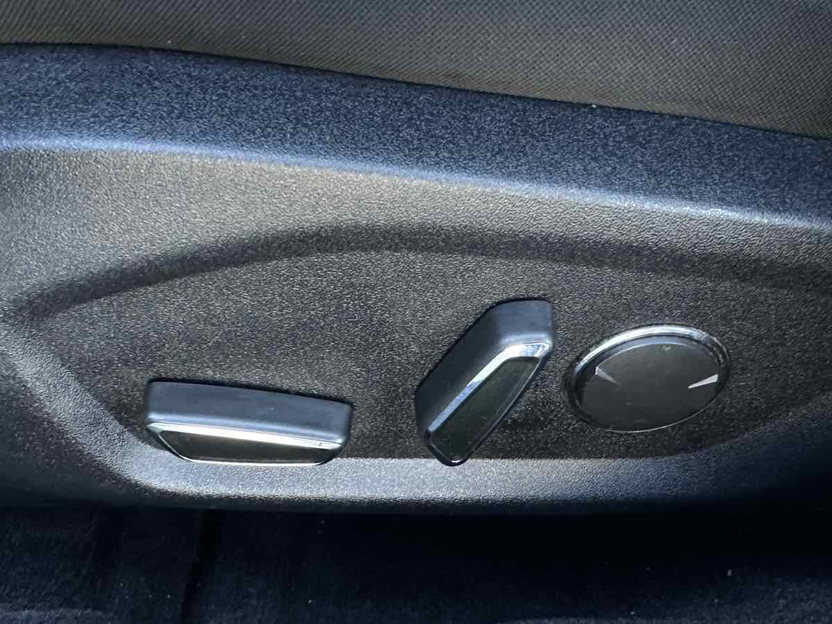 2020 Ford Fusion Hybrid SE photo 22