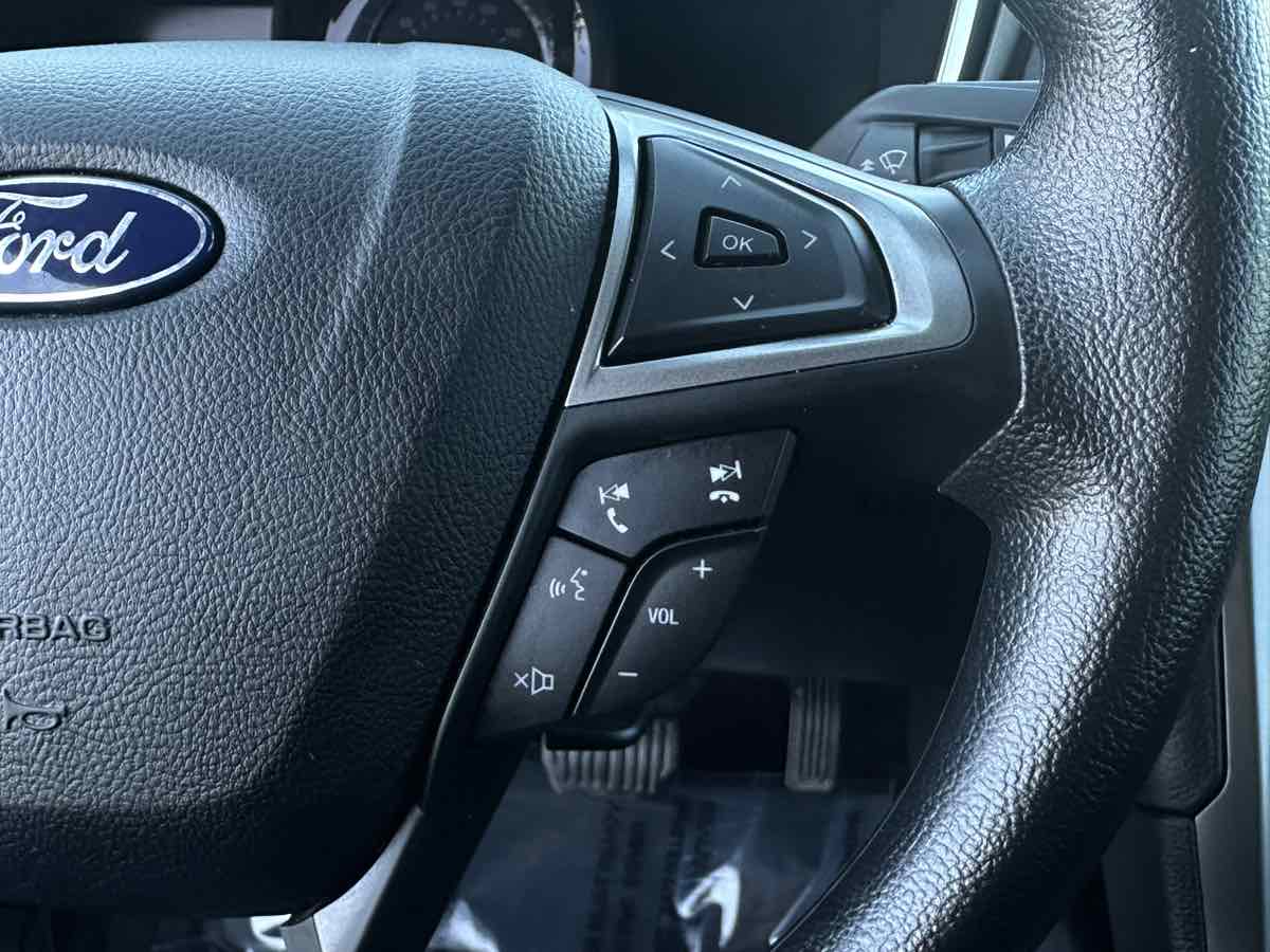 2020 Ford Fusion Hybrid SE photo 24