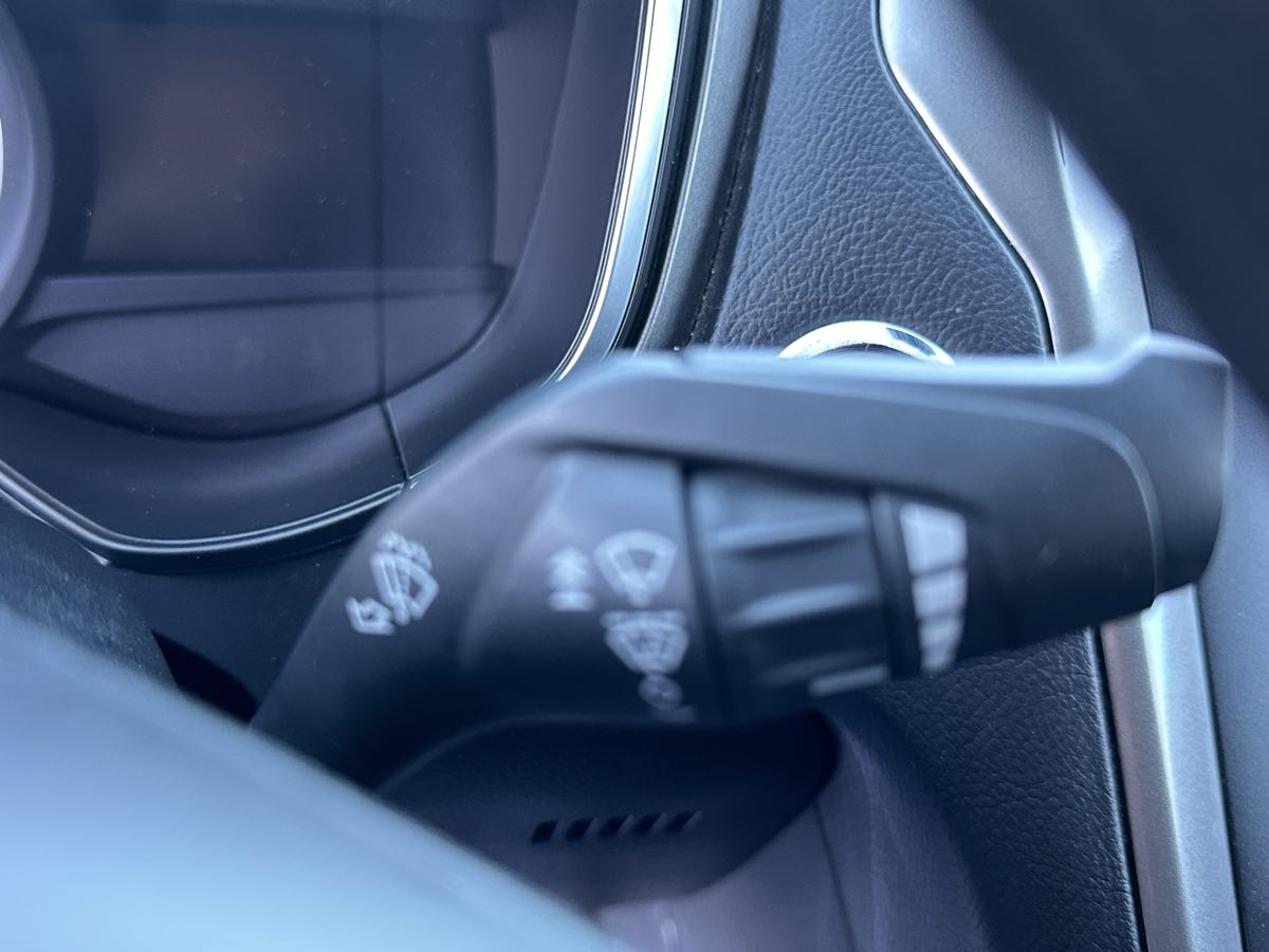 2020 Ford Fusion Hybrid SE photo 26