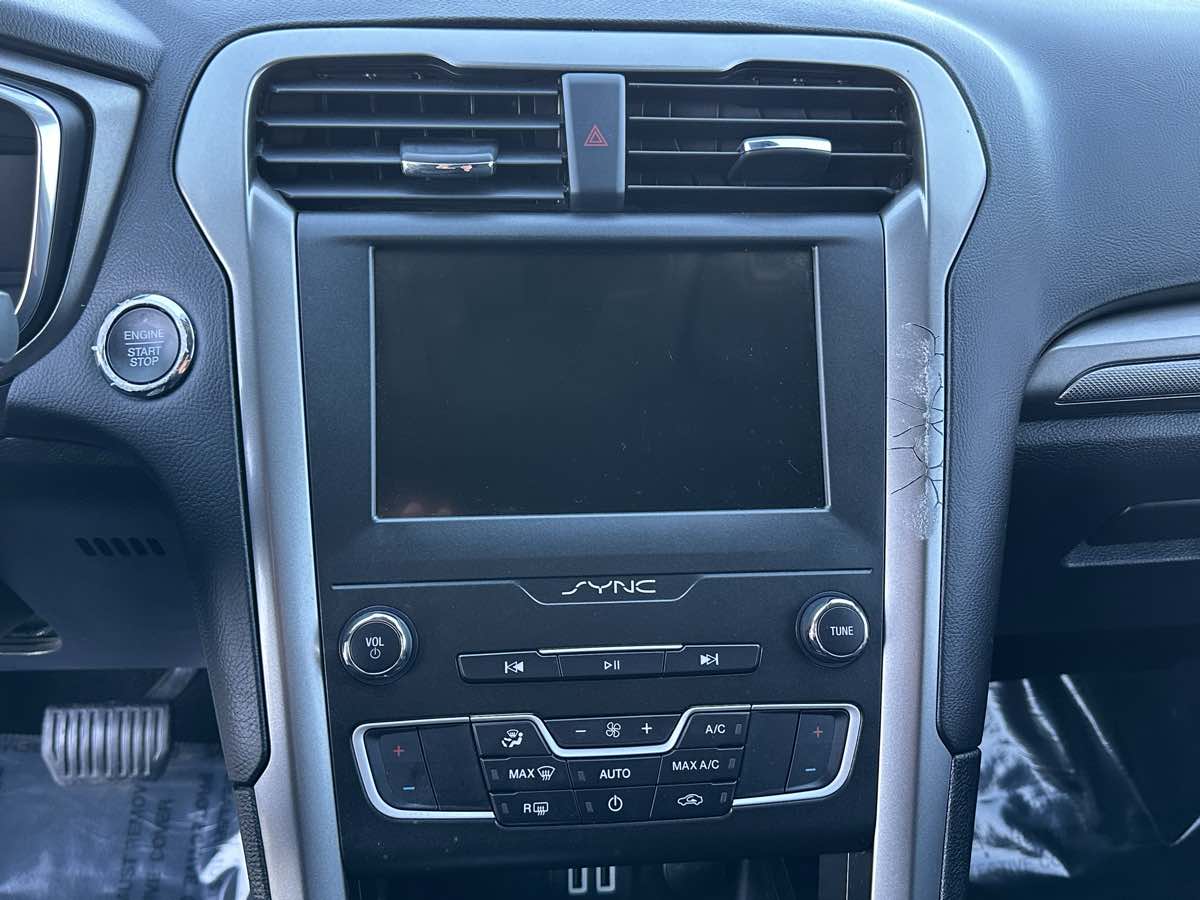 2020 Ford Fusion Hybrid SE photo 29