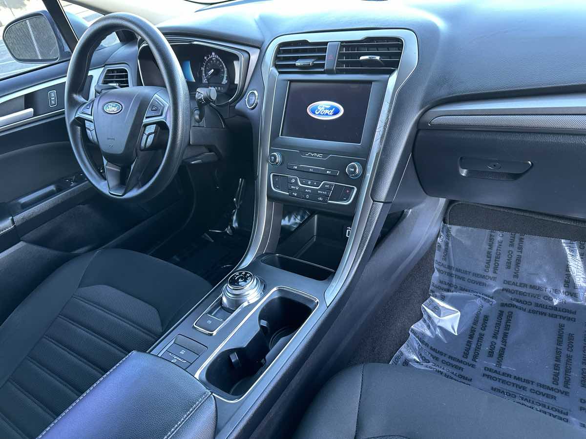 2020 Ford Fusion Hybrid SE photo 34