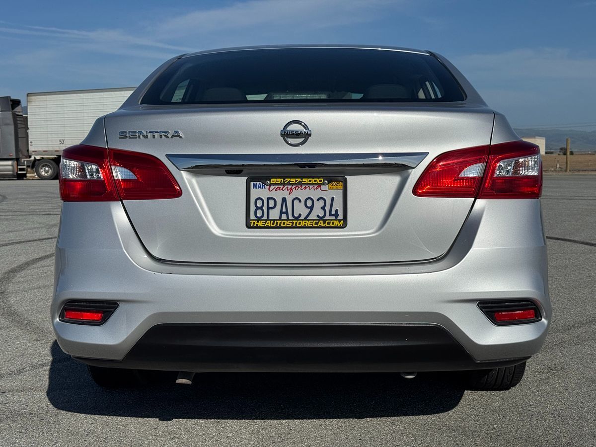 2018 Nissan Sentra S photo 6