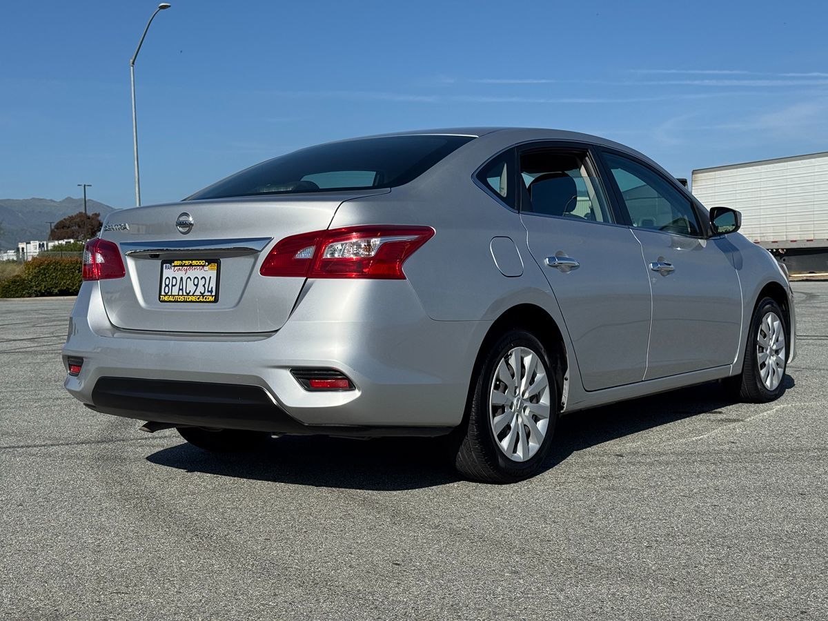 2018 Nissan Sentra S photo 7