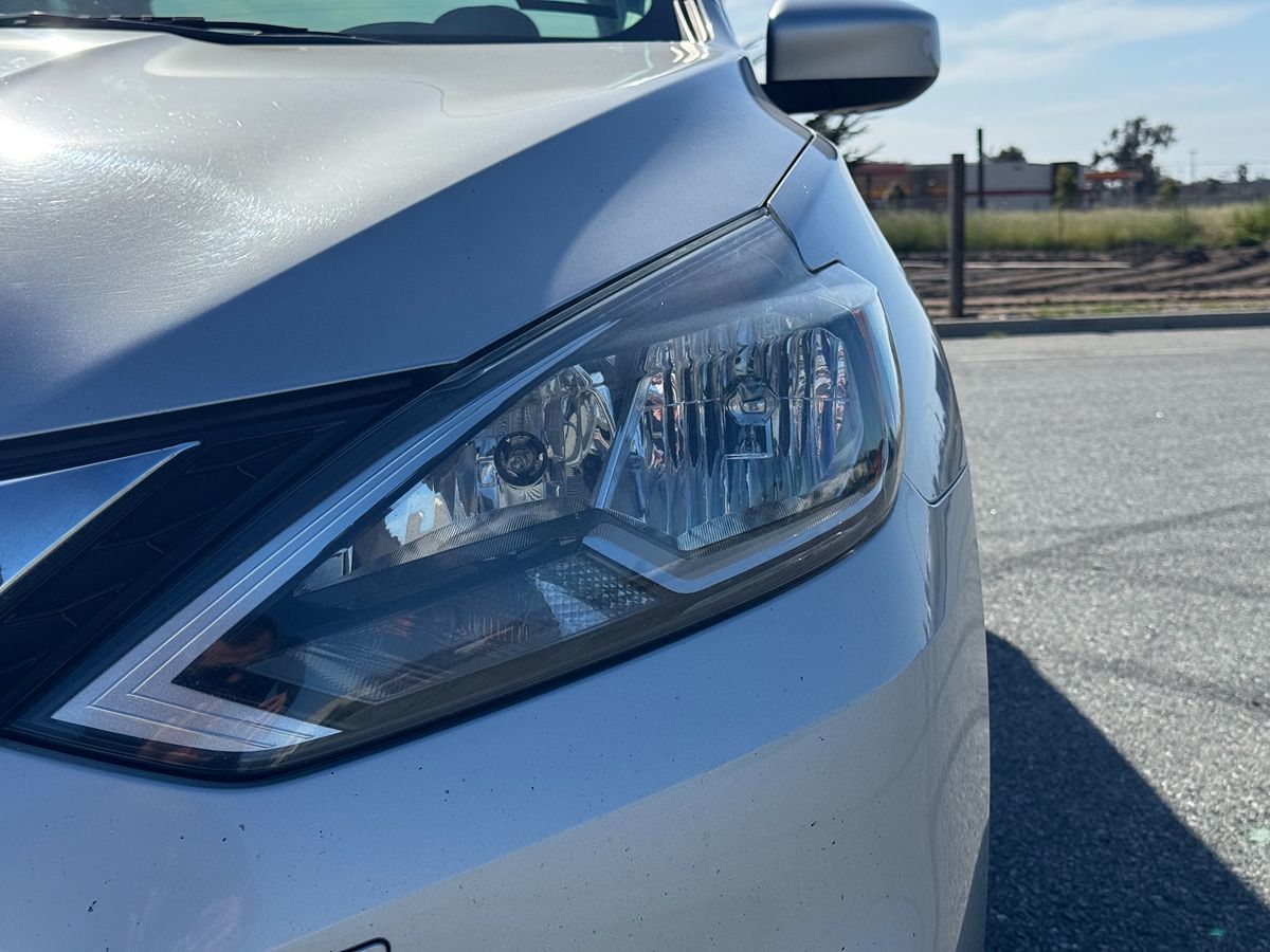 2018 Nissan Sentra S photo 13