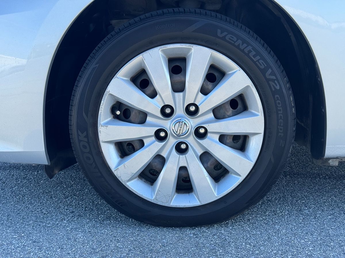 2018 Nissan Sentra S photo 15