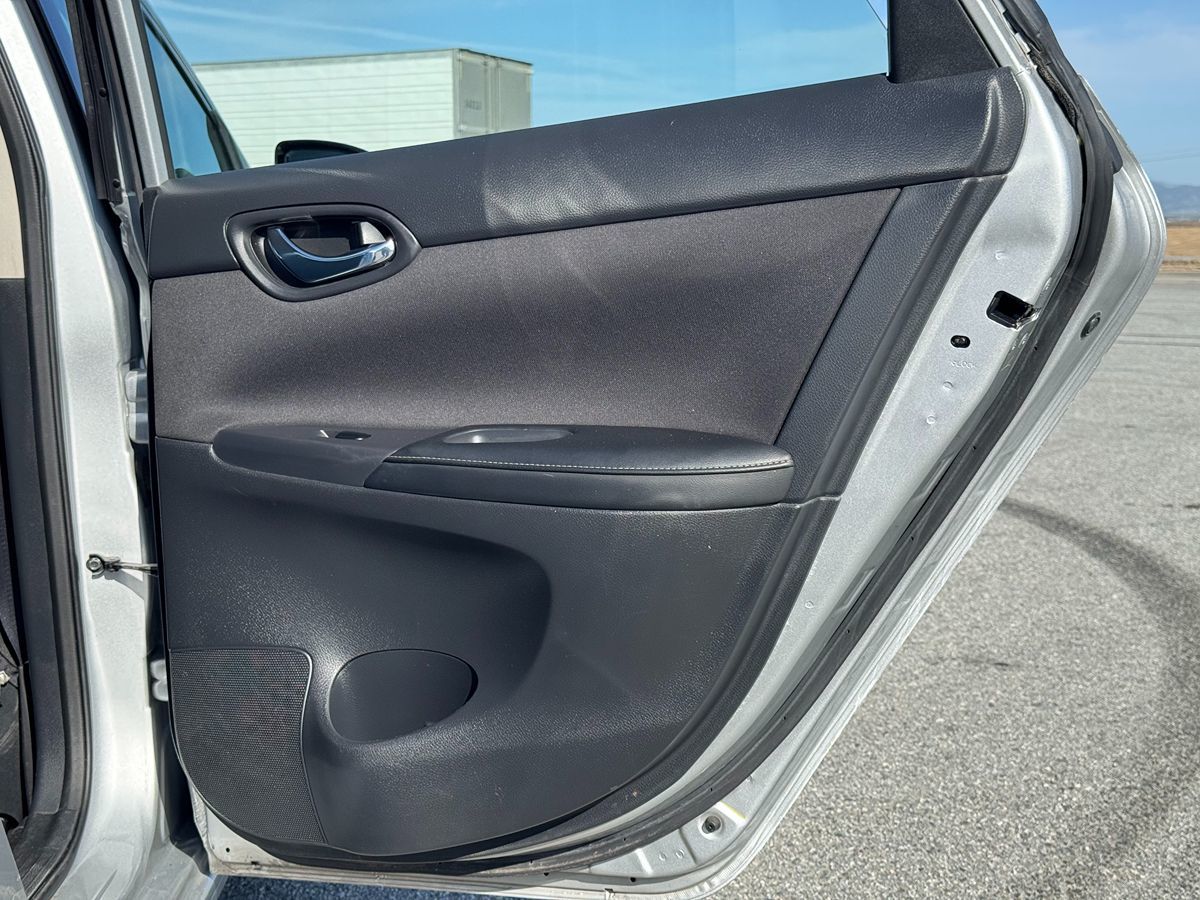 2018 Nissan Sentra S photo 21