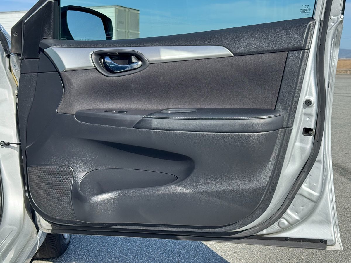2018 Nissan Sentra S photo 22