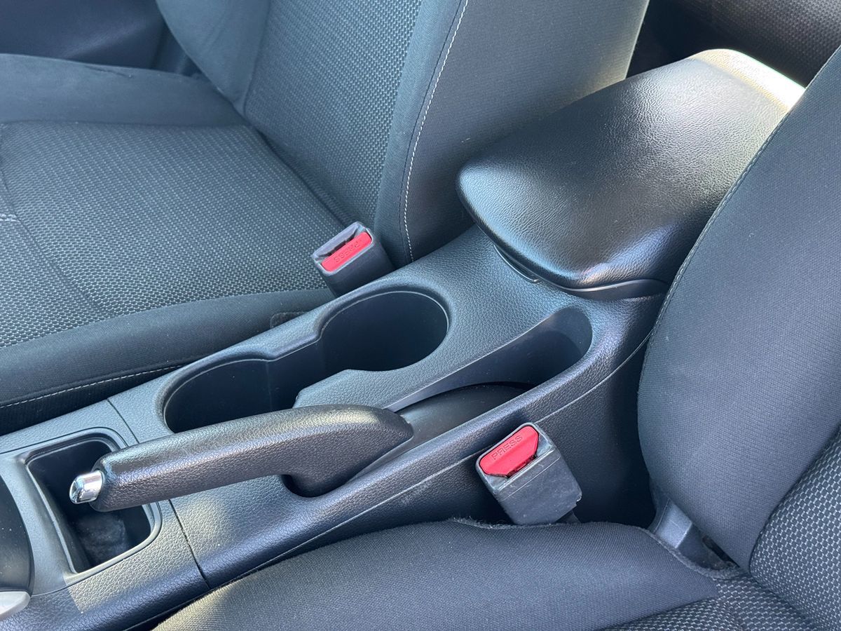 2018 Nissan Sentra S photo 38