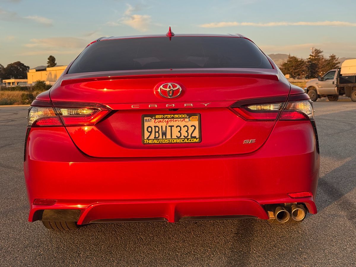 2022 Toyota Camry SE photo 6