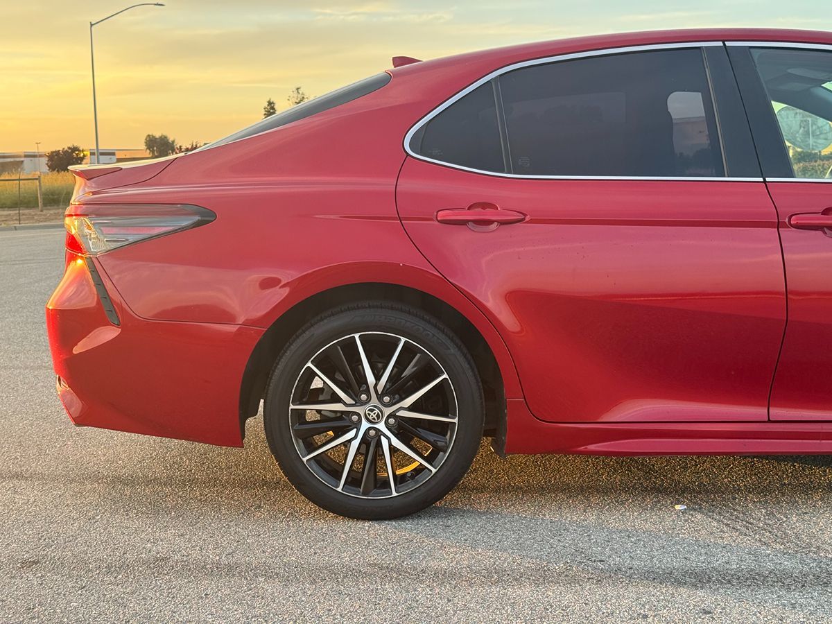 2022 Toyota Camry SE photo 8
