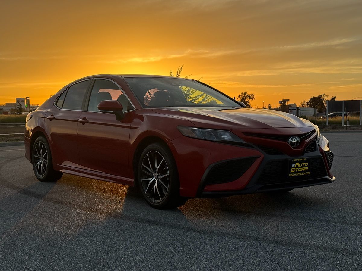 2022 Toyota Camry SE photo 11