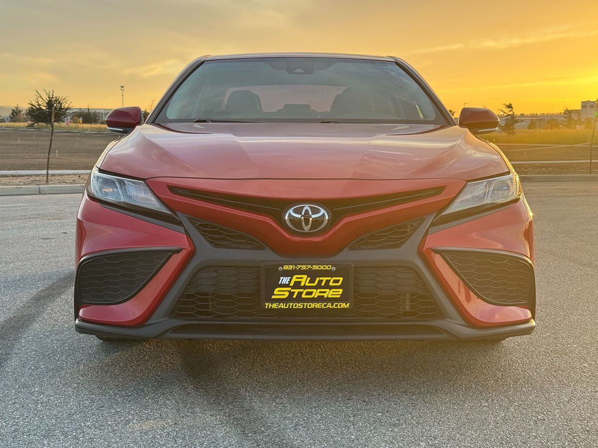 2022 Toyota Camry SE photo 12