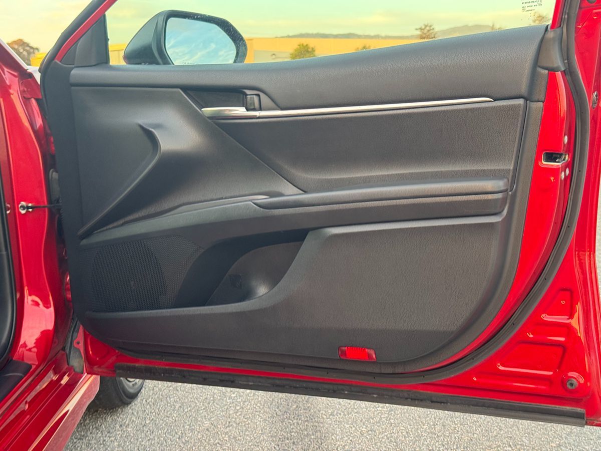 2022 Toyota Camry SE photo 22