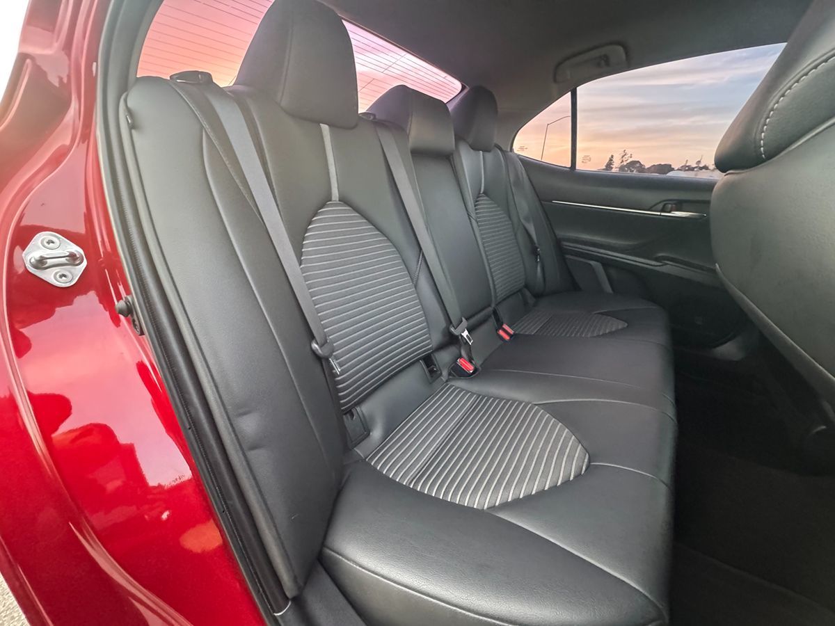 2022 Toyota Camry SE photo 24